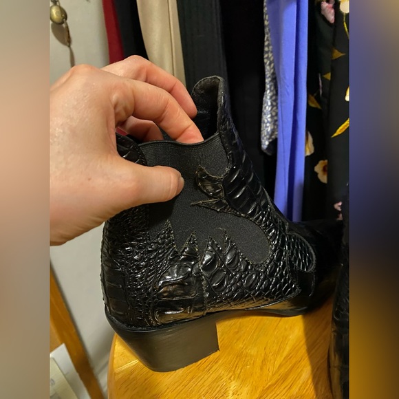 SOLD | Western Faux Snake Skin Pointed Toe Boots - Picture 4 of 5